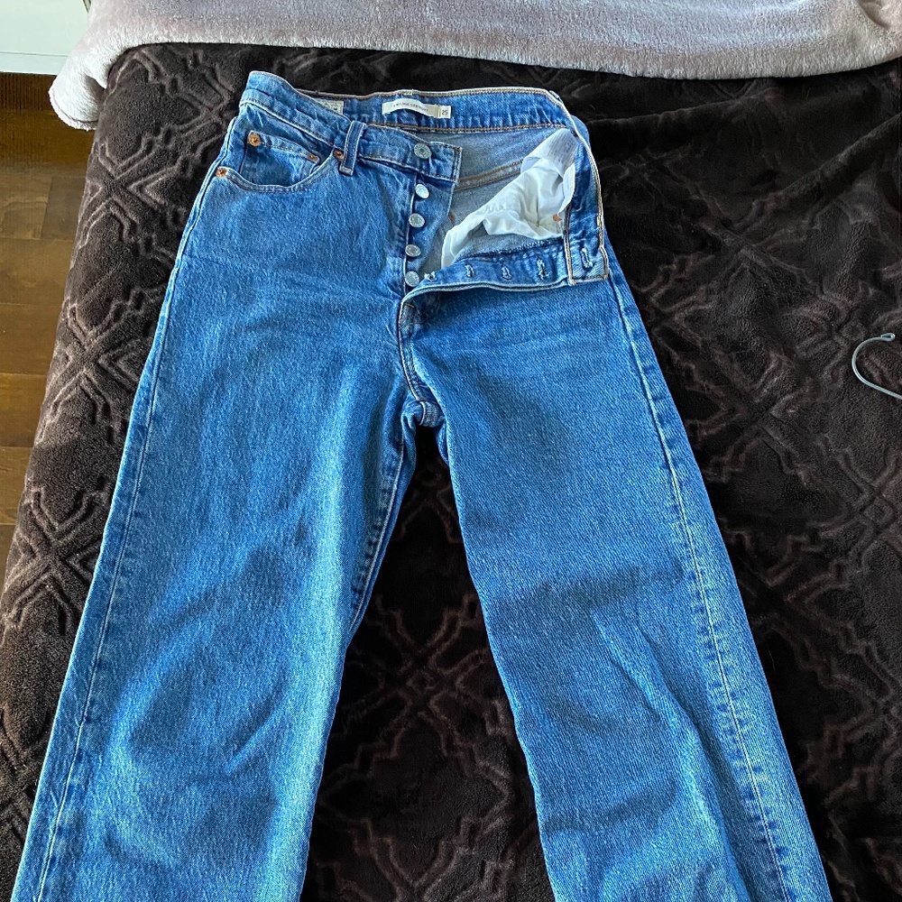 Levi's Ribcage Straight Size 25